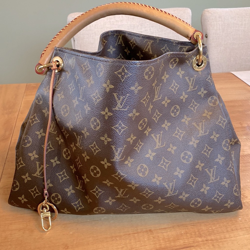 Louis Vuitton Artsy Monogram Canvas MM